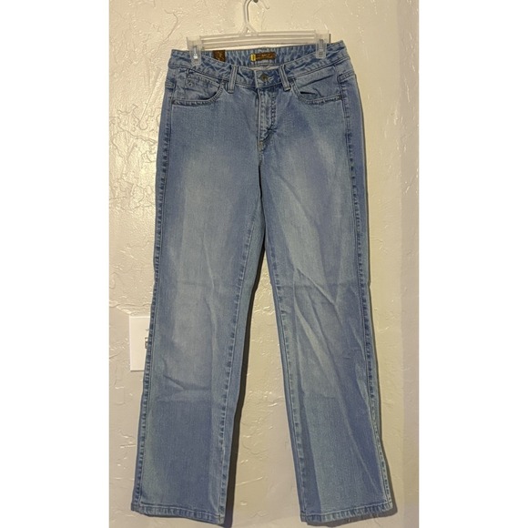 Aura Denim - Wrangler Aura Jeans Womens Relaxed Straight Leg Light Blue Size 4R